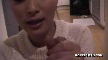 La esposa coreana hace una mamada casera genial